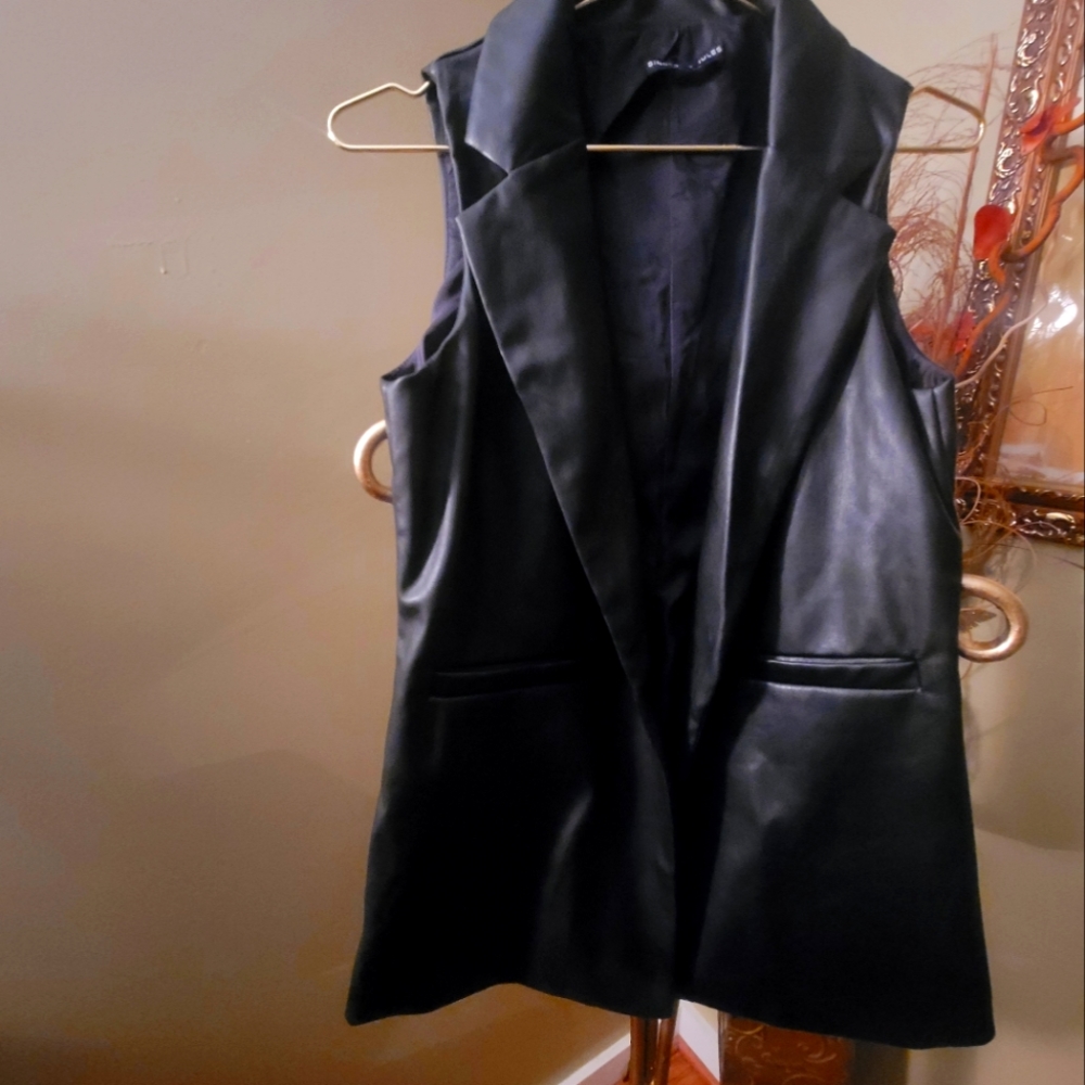 Vest - Picture 2 of 2